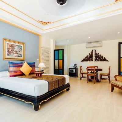 Gold Antique Extra Bedroom Room With Near Pool View