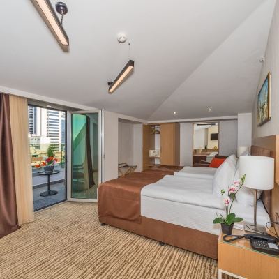 Deluxe City View Double or Twin Room with Balcony