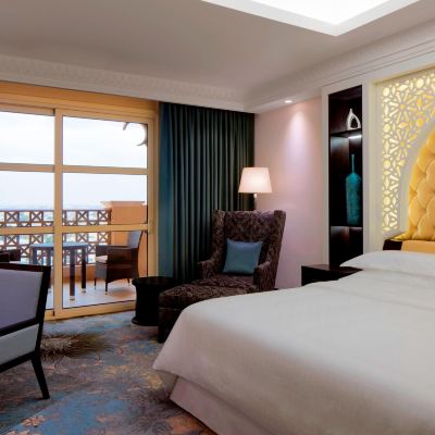 Superior Deluxe King Room with Sea View and Balcony Non smoking