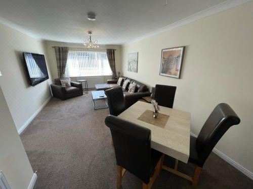 两卧室联排别墅