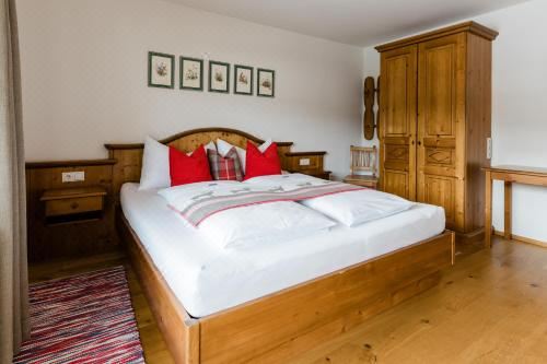 带阳台的两卧室公寓