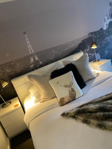 豪华特大床一室房