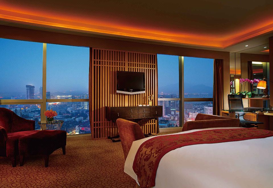 豪华城景大床房
