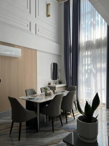 高楼层三卧室公寓