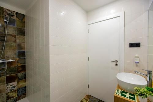 Oldtown Studio One-Bedroom Apartment