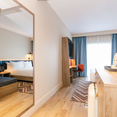 King Room Hampton by Hilton Blackburn Promo Code