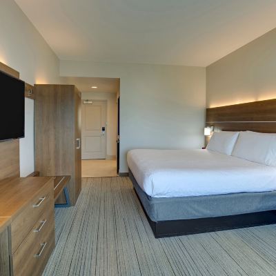 2 Double Suite Holiday Inn Express Nashville-Opryland, an IHG Hotel Promo Code