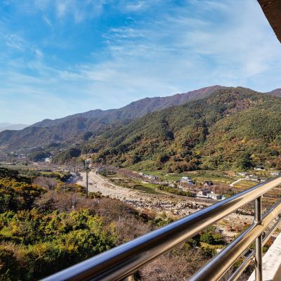 디럭스룸 (바비큐 패키지) [온돌 또는 침대] 켄싱턴리조트 지리산하동 쿠폰