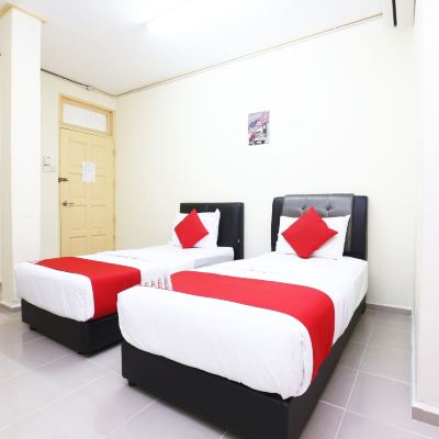 Deluxe Twin Room Kupon OYO 89640 Hotel Pelangi Marang