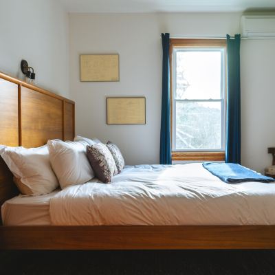 Deluxe Room, 1 King Bed With Sofa Bed, Non Smoking, Ensuite The North Branch Inn Promo Code