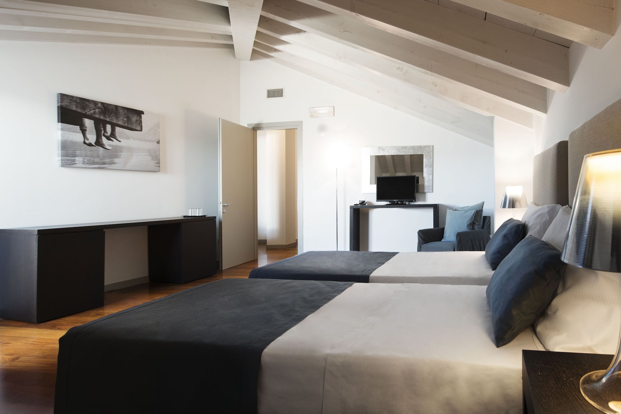 豪华家庭间 - 带湖景