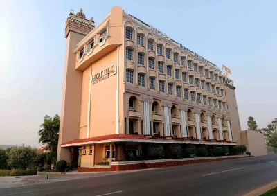 Hotel Báez Carrizal Отели в г. 