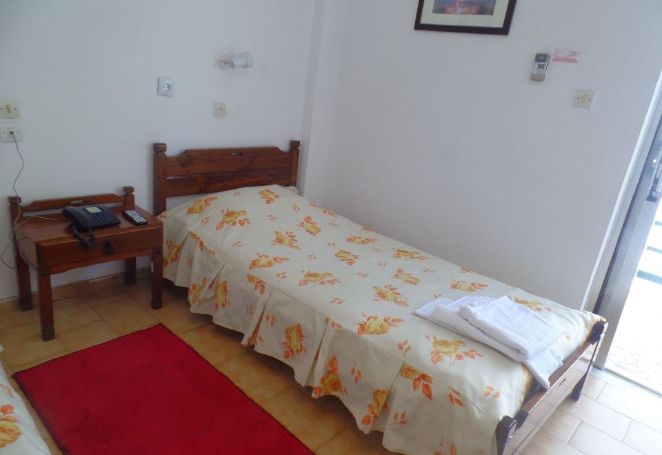 Hotel Inomaos - Housity