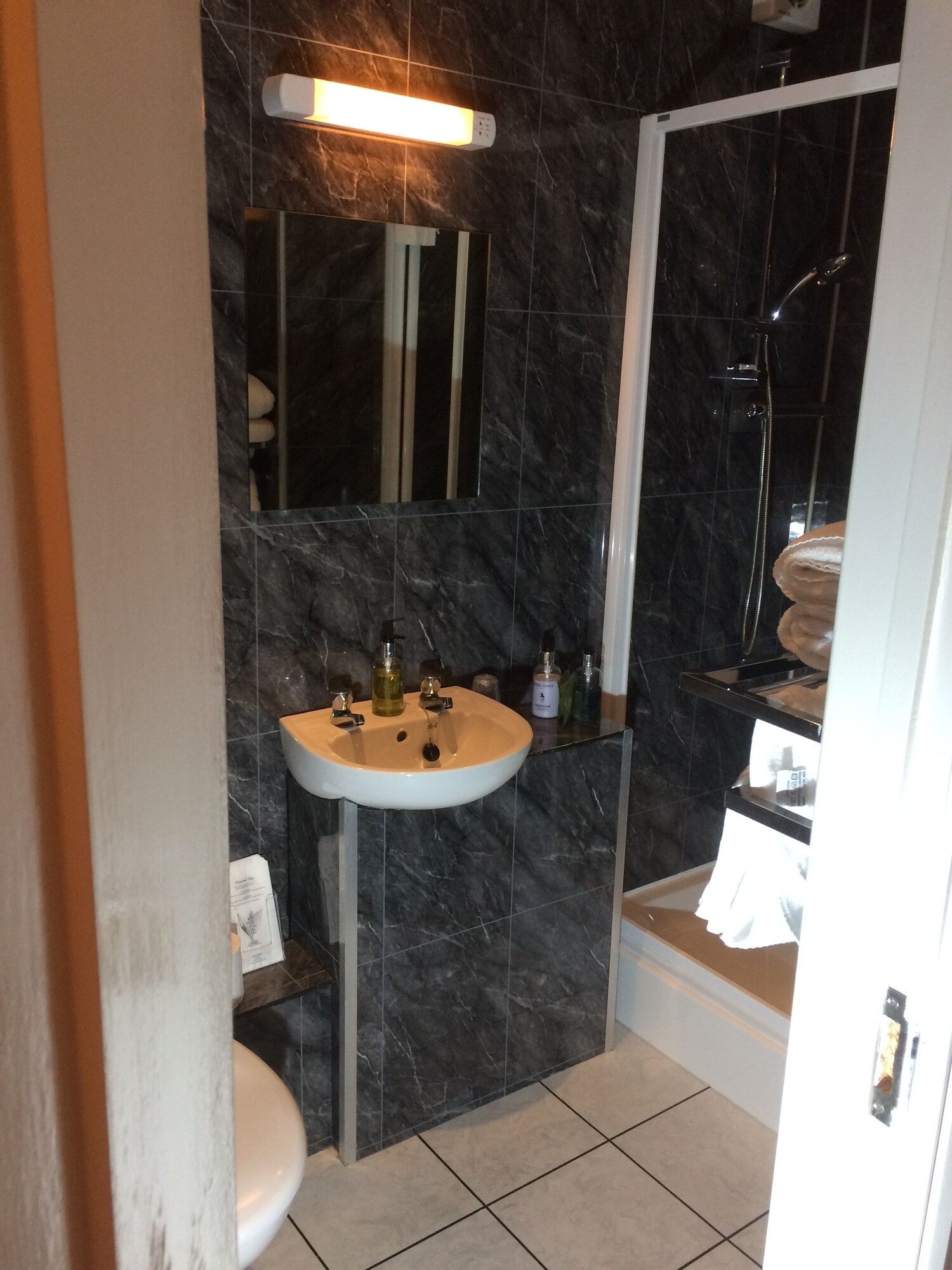 带独立衞生间的舒适双人或双床房