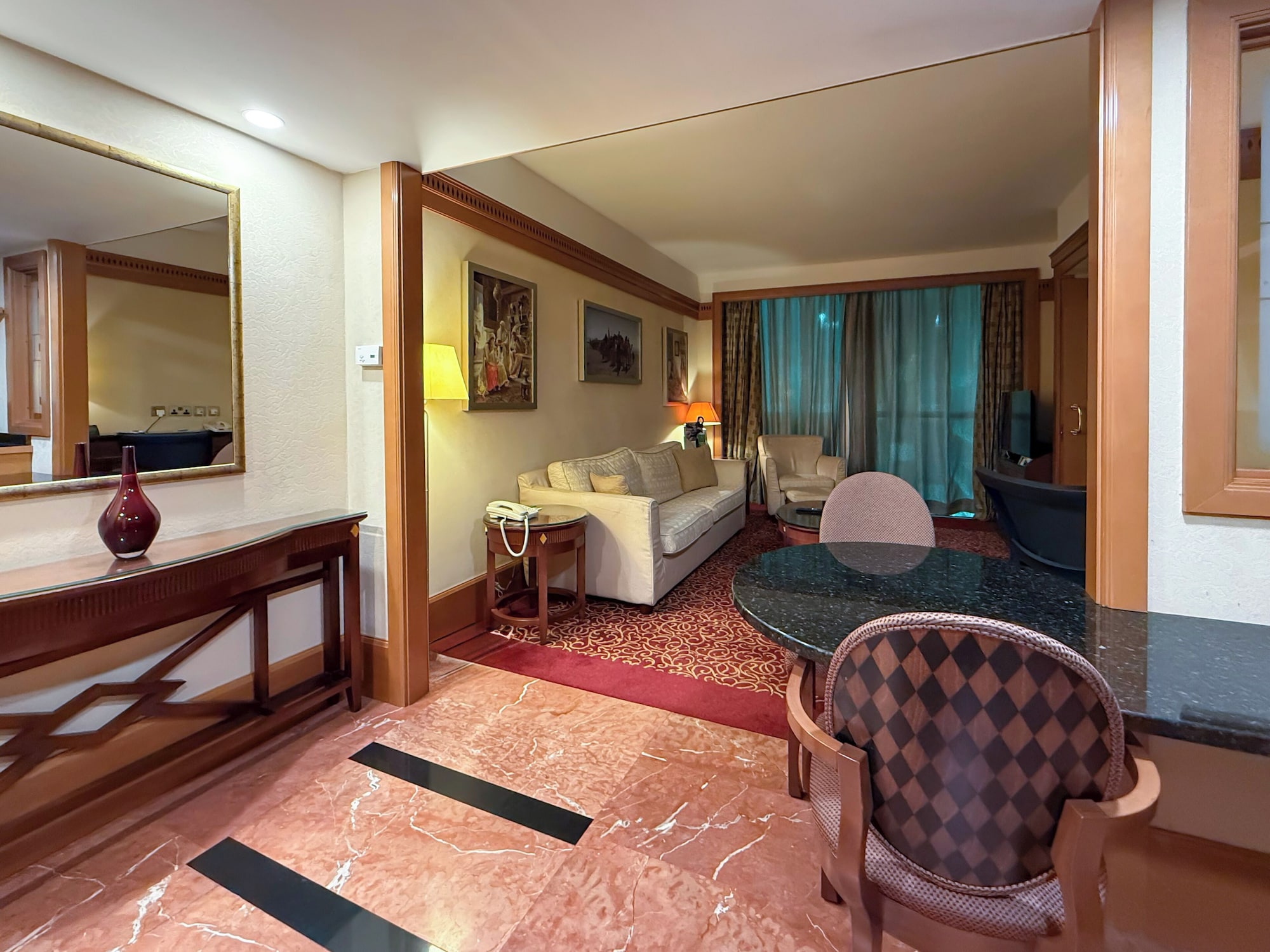 一卧室特大床套房 - 带厨房