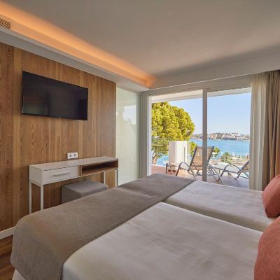 Premium Apartment with Balcony and Sea View Aparthotel Ponent Mar Promo Code