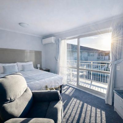 Comfort Suite Studio BKs Premier Motel Esplanade Promo Code