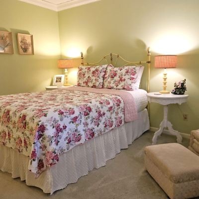 the Hummingbird Garden Green Tree Inn Promo Code