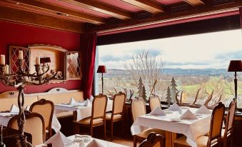 Landhotel Bellevue - Housity