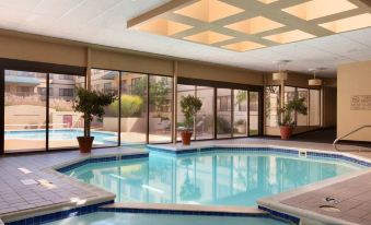 DoubleTree Suites by Hilton Hotel Dayton - Miamisburg