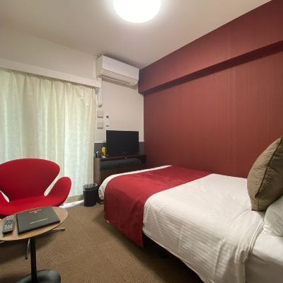 ラグジュアリーレッドダブルルーム ランドーホテル福岡 クーポン