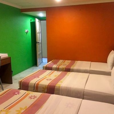 Bilik Bertiga Keluarga Kupon City Star Hotel Kulai