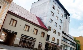 Danubia Gate Hotel