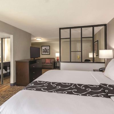 Executive King Room-Non-Smoking La Quinta by Wyndham Atlanta Airport South Promo Code