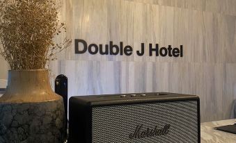 Double J Hotel