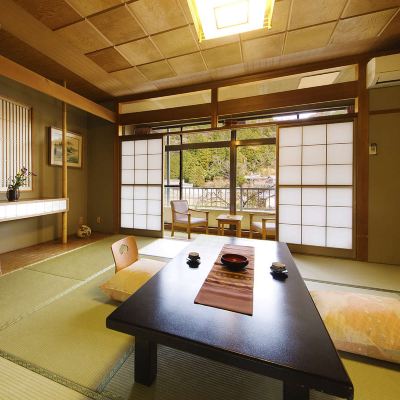 ラン・オブ・ザ・ハウス まろき湯の宿　湯元榊原舘　～7つのお風呂と自家源泉かけ流し～ クーポン