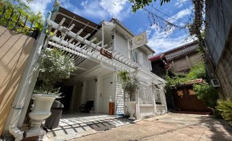 Ban Thungdang Housetel Bangkok