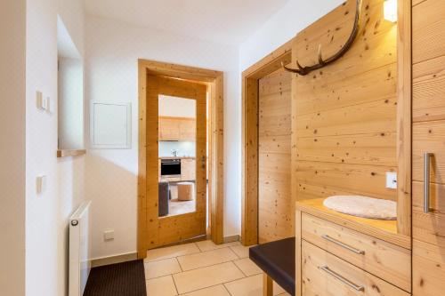 高级一卧室带阳台公寓