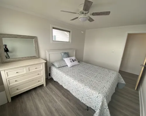 BEAUTIFUL LAKE FRONT NEWLY RENOVATED COTTAGE 2021 Hoteles en Municipio de Gerrish