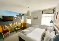 เฮเลน บราวนี่ง รอยัล โอ๊ค โรงแรมใน