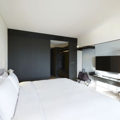 [Olive Young Shingmulnara Giveaway Event] Standard Double Room 글래드 여의도 쿠폰