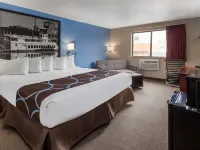 Super 8 by Wyndham Dubuque Hotels in Dubuque