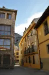 Tres Puentes Anguiano Apartamentos y Hostal Các khách sạn ở 