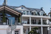 Spa Villa Beauty & Wellness Resort Hotel di 