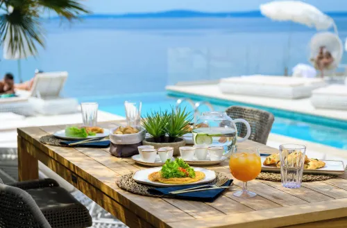 Gallery Luxury Suites & Rooms-Only Adults