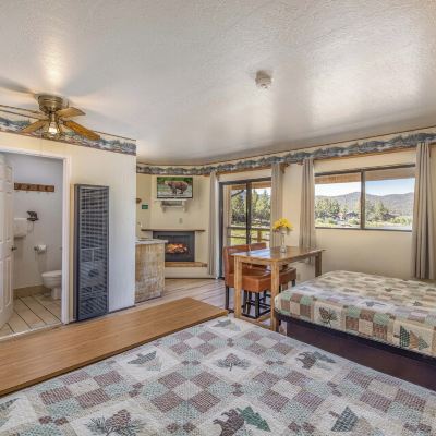 Standard Room, 2 Queen Beds, Balcony, Lake View Big Bear Lakefront Lodge Promo Code