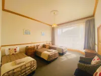 Admiral Court Motel & Apartments Hotel di 
