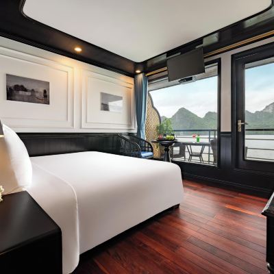 Junior Cabin, Bathtub, Ocean View La Casta Cruise Promo Code