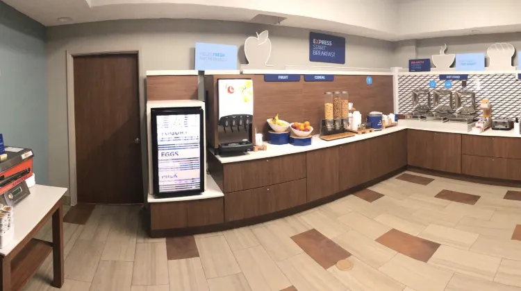 ホリデイ・イン エクスプレス ホテル ＆ スイーツ ディケーター 食事・レストラン