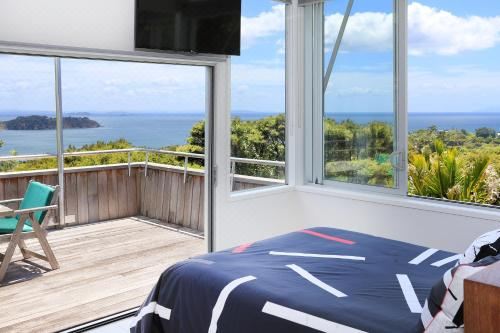 The Nikau Loft Apartment with Sea View