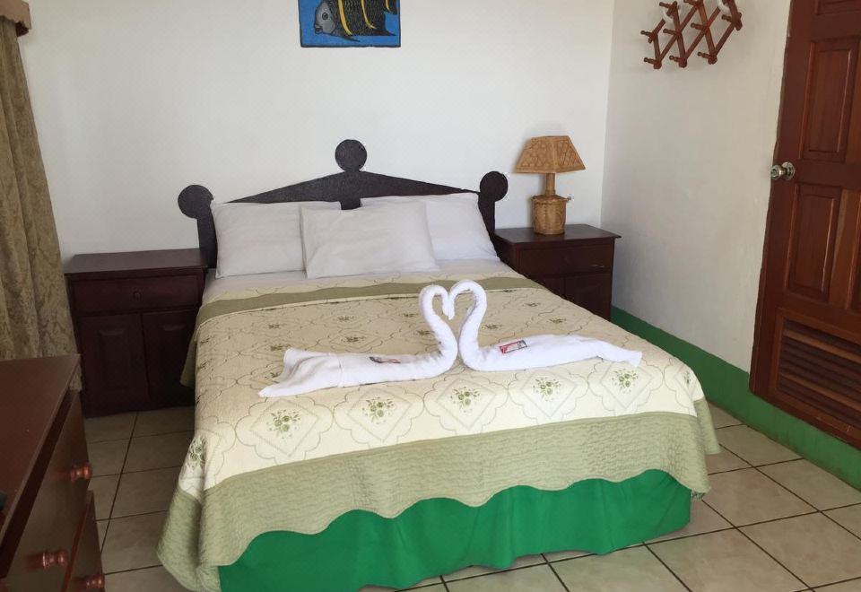 Hotel Los Delfines - Housity