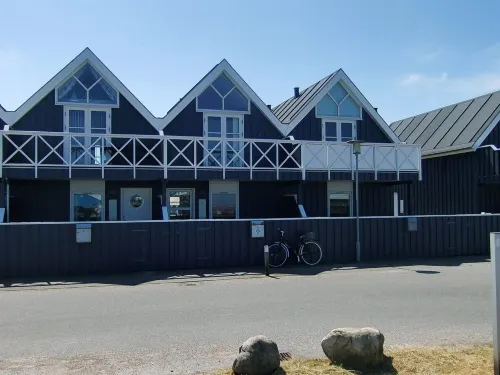 "Knud" - 2m from the Sea