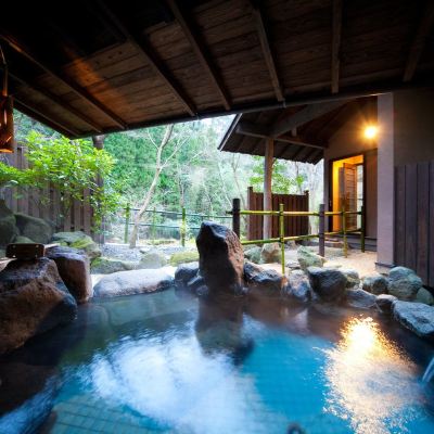A Luxurious Space Of Old-World Charm ◆ Room With Open-Air Bath [8 Tatami Japanese-Style Room + 4.5 Tatami Sunken Hearth + Open-Air Bath] [Deluxe] [Japanese Room] [Smoking] 山荘天水 クーポン
