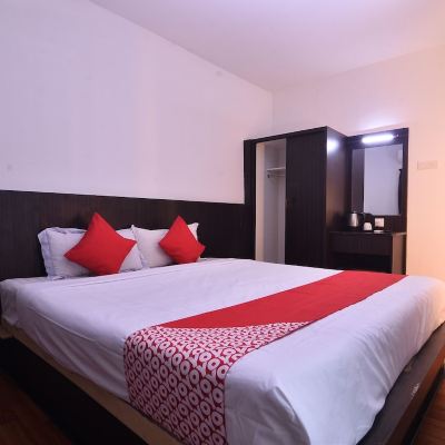 Bilik Double Standard Kupon OYO 43960 Laksamana Executive & Boutique Hotel