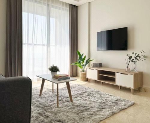 Stylish Seaview 3 Br Condo at Pik Apartment