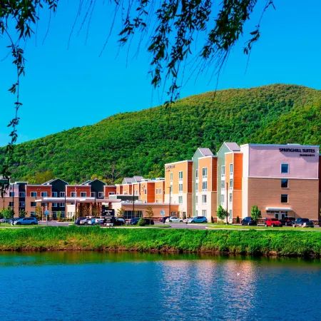 SpringHill Suites Fishkill Отели в г. Фишкилл